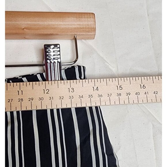 New Zara Basic Flower Asymmetric Striped Skirt size XS Black/White - Picture 7 of 8